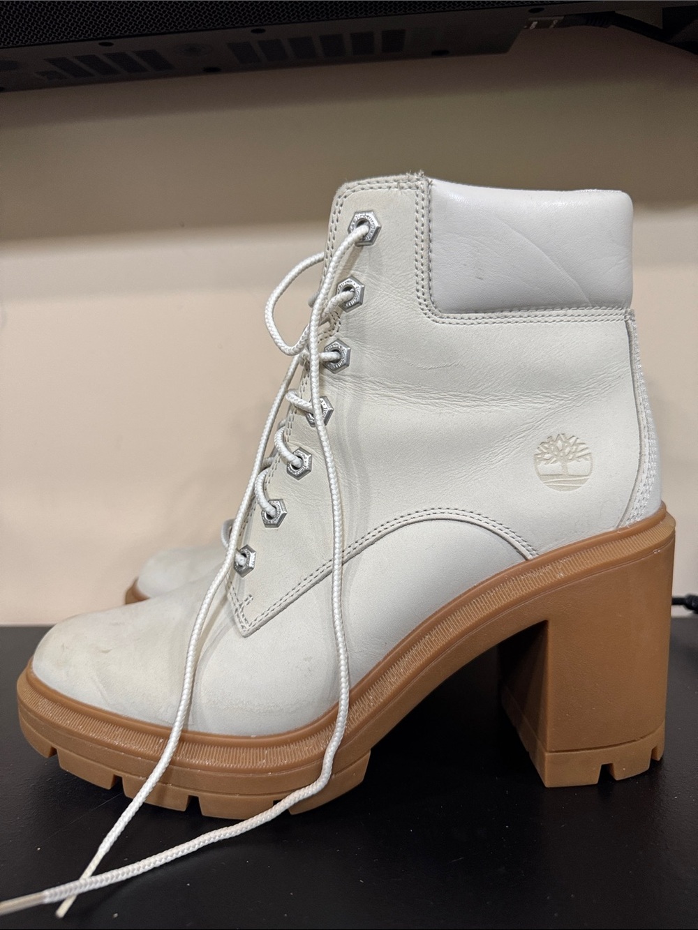 Timberland White Leather Lace-Up Block Heel Boots with Tan Lug Sole